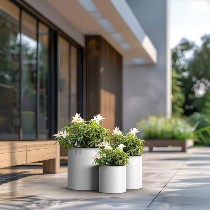 Odder Handmade Pot Planter, Crisp White