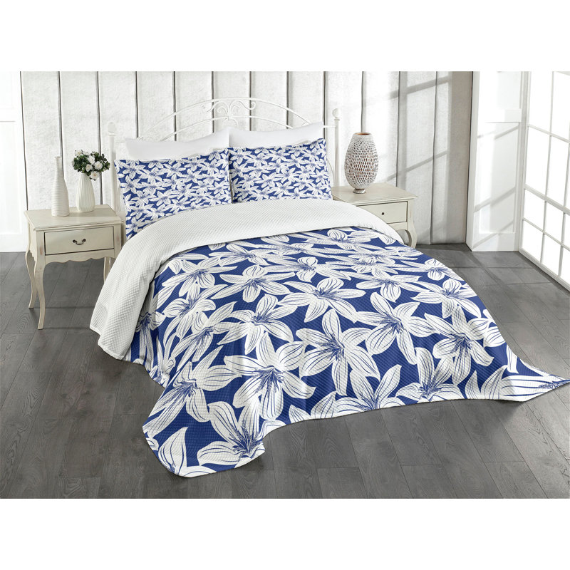 Queen White and Blue Quilted Bedspread Set with Pillow Shams
