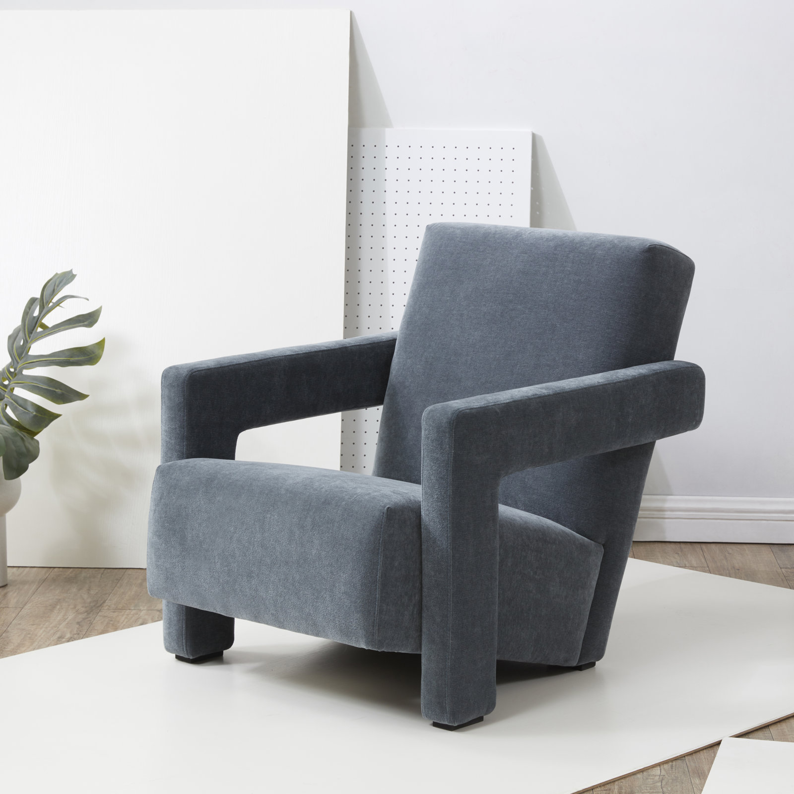Olsen 27.3" W Velvet Armchair, Navy Velvet