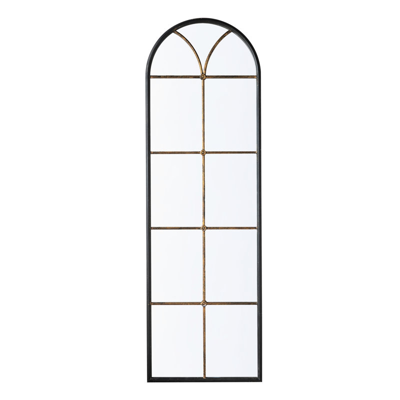 Le miroir de plancher arqué noir et doré de 74,5 pouces, à reflet transparent, s'adapte à la décoration intérieure de 23,5 x 74,5 pouces au look simple et intemporel, idéal pour tous
