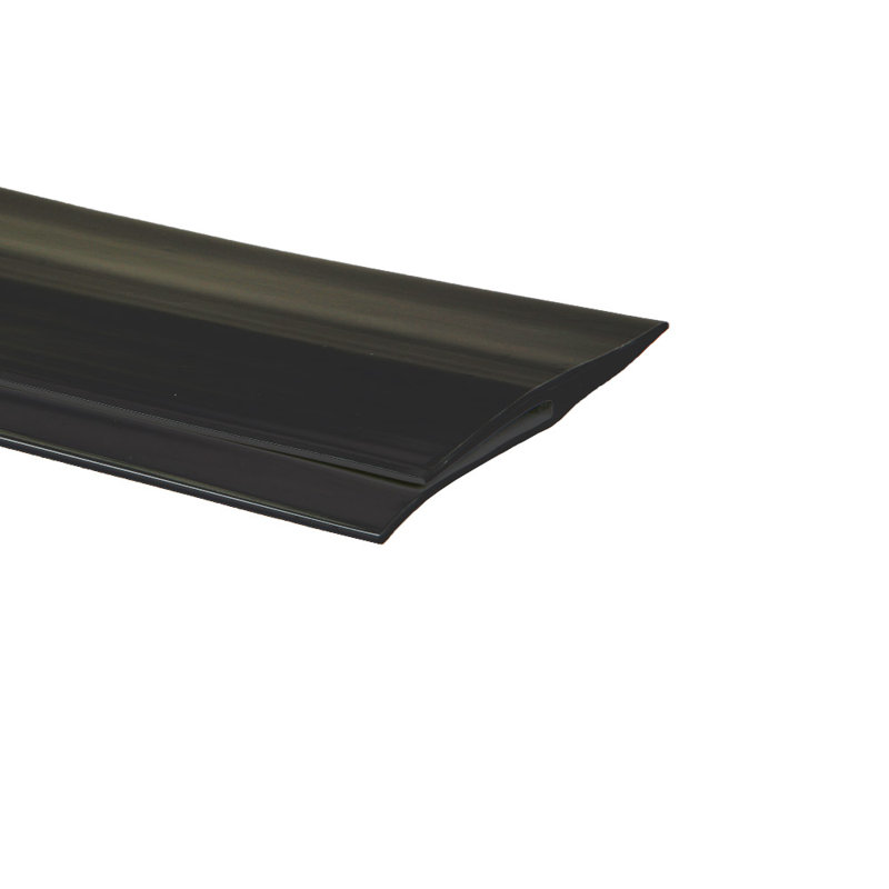 Moulure en T en plastique de 0,25 po d'épaisseur x 3,25 po de largeur x 300 po de longueur, Noir