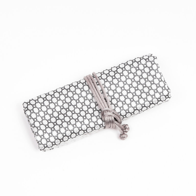 Rouleau à bijoux, Blanc