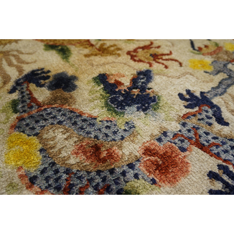 Ivory Background Antique Artistic Chinese Dragon Design Silk Rug