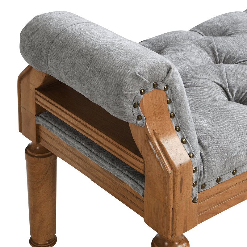 Banc Mid-Century en bois massif touffeté avec accoudoirs roulés et garniture cloutée, Gray, Brown