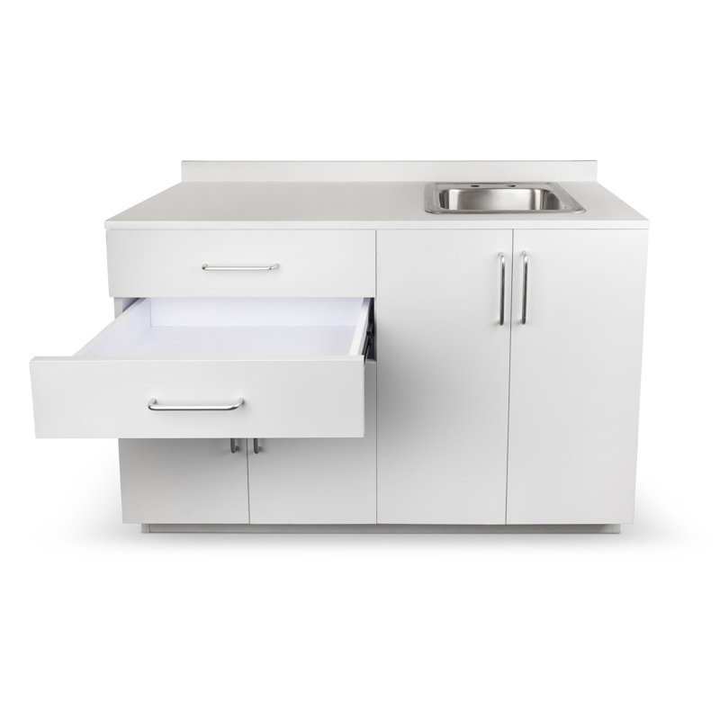 Meuble de cuisine médical de base à assembler, 122 cm (48 po) de long, avec évier à droite.