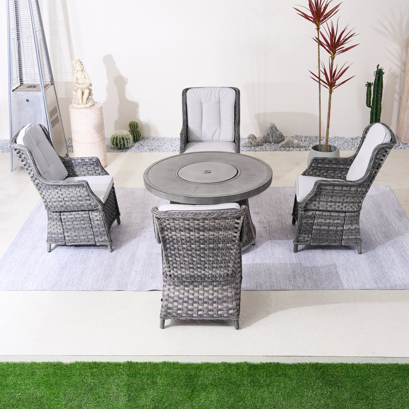 4 - Person Round Outdoor Dining Set With Cushions