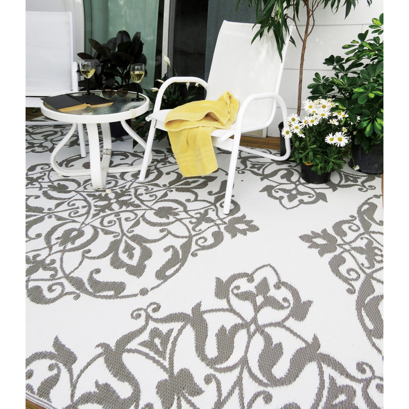 Oriental Indoor / Outdoor Rug, Rectangle 4' x 6'