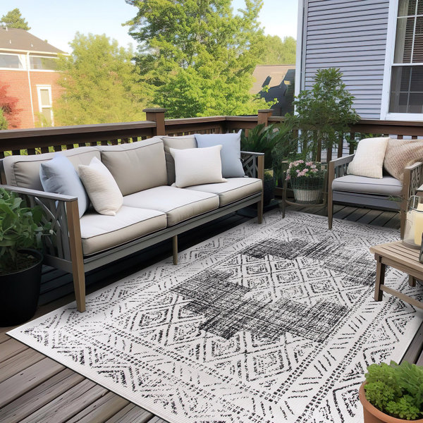 Trent Austin Design® Gallien Reversible Oriental Black/Ivory Indoor ...