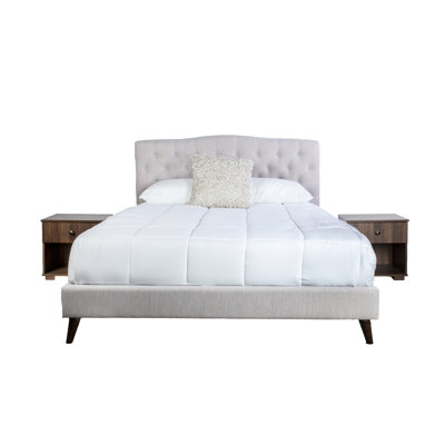 Grand lit tapissier avec 2 tables de chevet, couleur pierre, gris, bases de table de chevet noyer, tablettes et coins, tissu 100%
