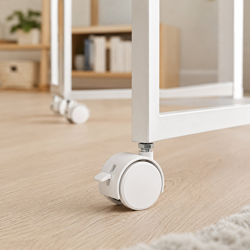 Bureau d'ordinateur pliant blanc portable avec pochette de rangement et tablette; un bureau roulant conçu pour les bureaux à domicile dans des espaces de vie compacts.