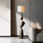 Blanc + brun + lin noir + lampes sur pied de forme libre en bois massif