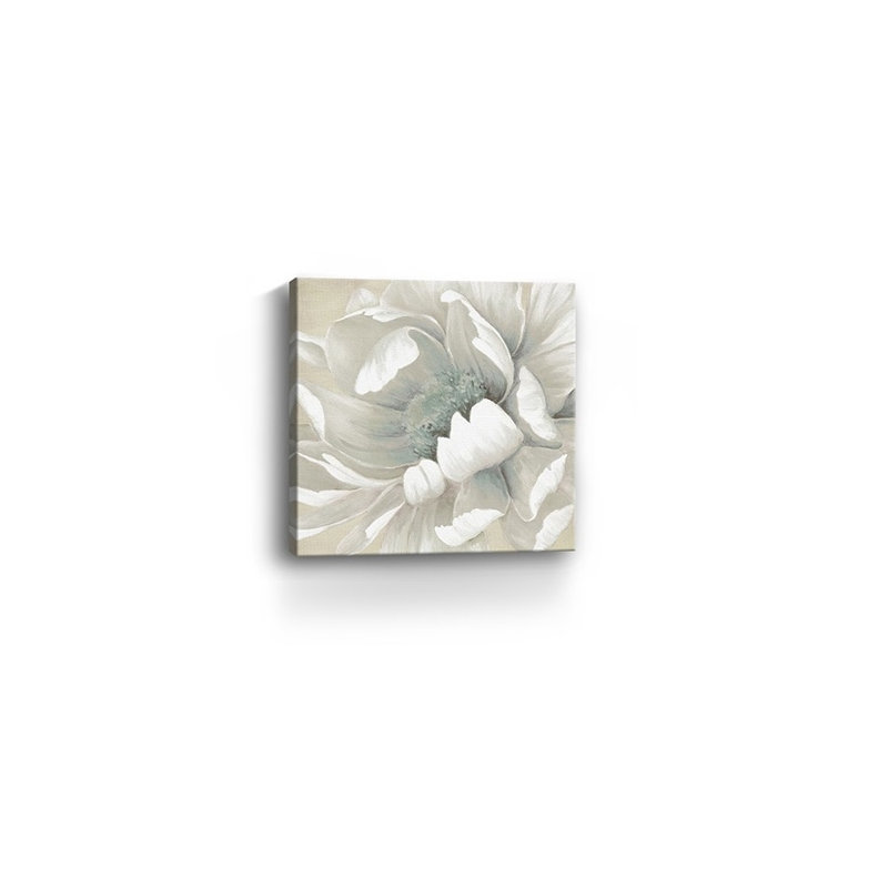 «Soft Winter Flower In Bloom», impression murale sans cadre