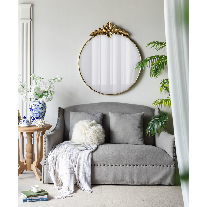 Miroir mural rond en métal doré complétant le décor de la chambre à coucher 36 "X 41"