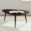 Table basse triangulaire en bois avec 3 pieds robustes
