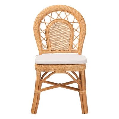 Chaise de salle à manger Bali & Pari Adam en rotin naturel avec dossier incurvé et coussin amovible