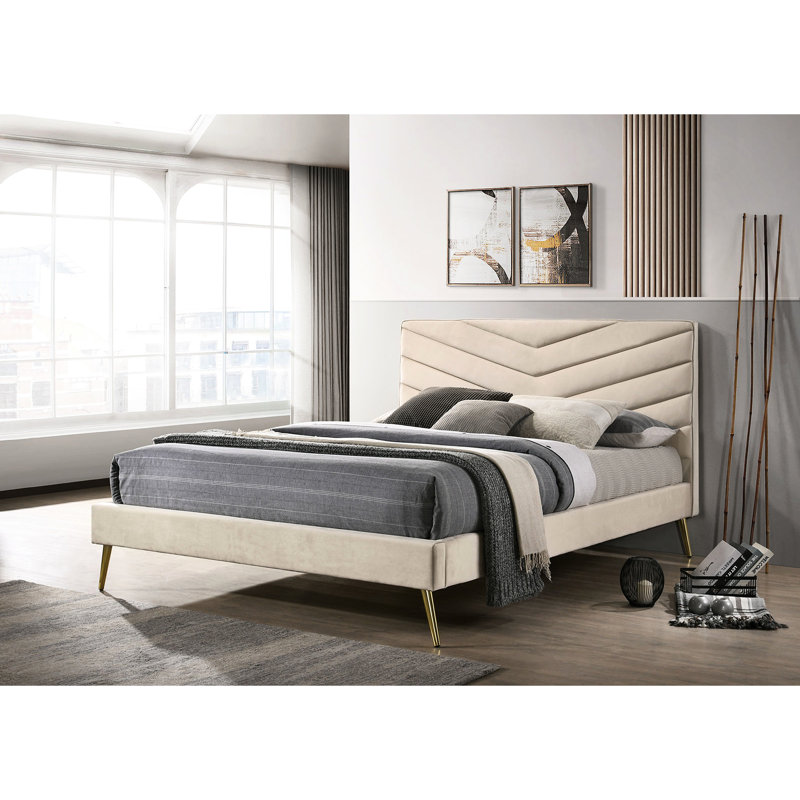 Lit double beige de style Mid-Century moderne avec tête de lit rembourrée et capitonnage, Lit double