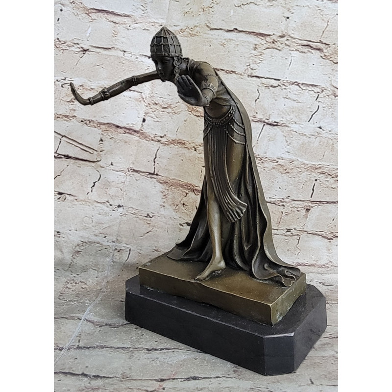 Figurine sculptée en bronze sculpté art nouveau