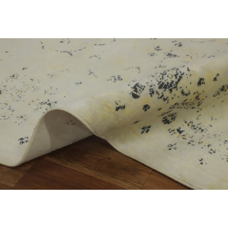 Vintage-Inspired Agra Distressed Look Rug 5x7