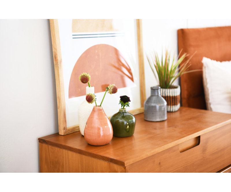Vases en grès dans un glacis craquelé, Blanc / brun / gris