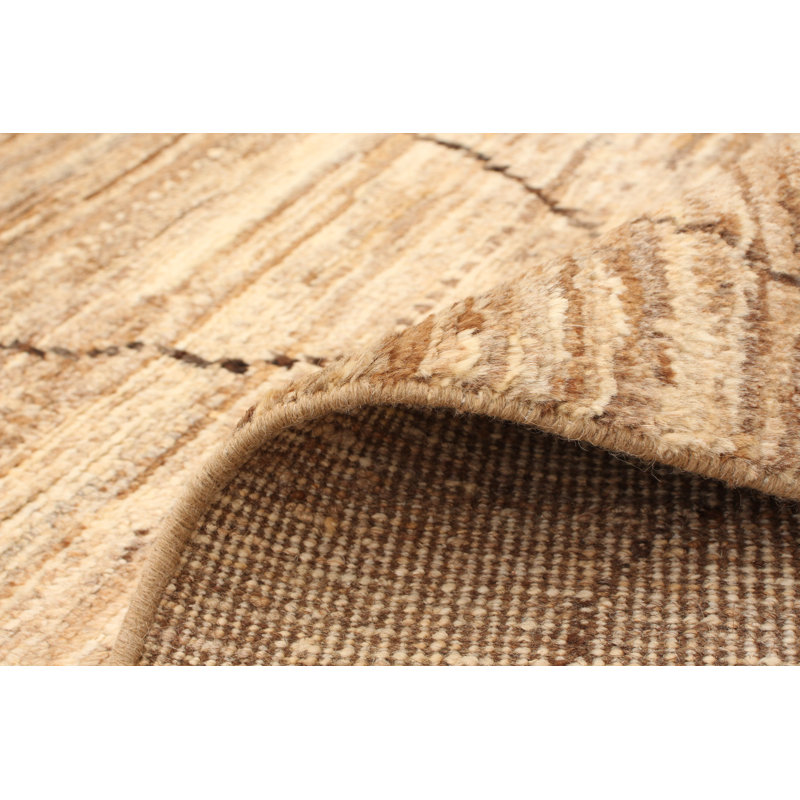 Tapis marocain unique en laine noué à la main brun clair des années 2010 de 6 pi 10 po x 8 pi 10 po Fjodor