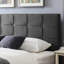 Tête de lit très grand / très grand moderne avec texture gaufrée et bords passepoilés, accoudoirs réglables de 48,5 à 53 po, bordures contemporaines en tissu gris, gris anthracite-2046438491
