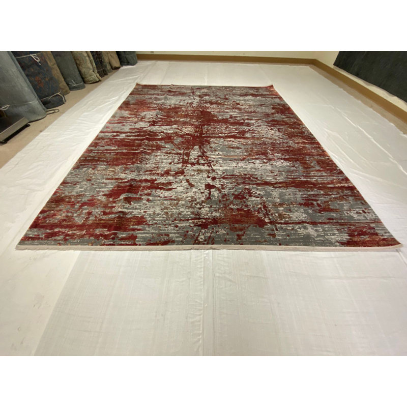 Tapis touffeté rouge / gris 7 pi 10 po x 9 pi 8 po