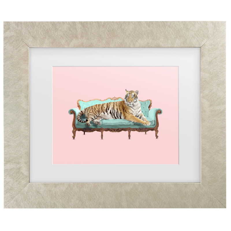 Art sur toile, "Lazy Tiger" par Robert Farkas, peinture sur toile, H 14,5 po x l 17,5 po x P 0,625 po, Champagné