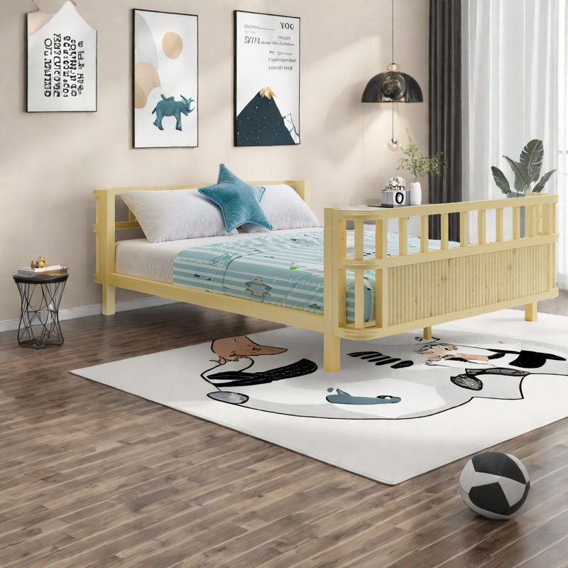 Lit plateforme robuste en bois et en fer pour enfants avec garde-corps, finition naturelle, parfait pour toute chambre à coucher