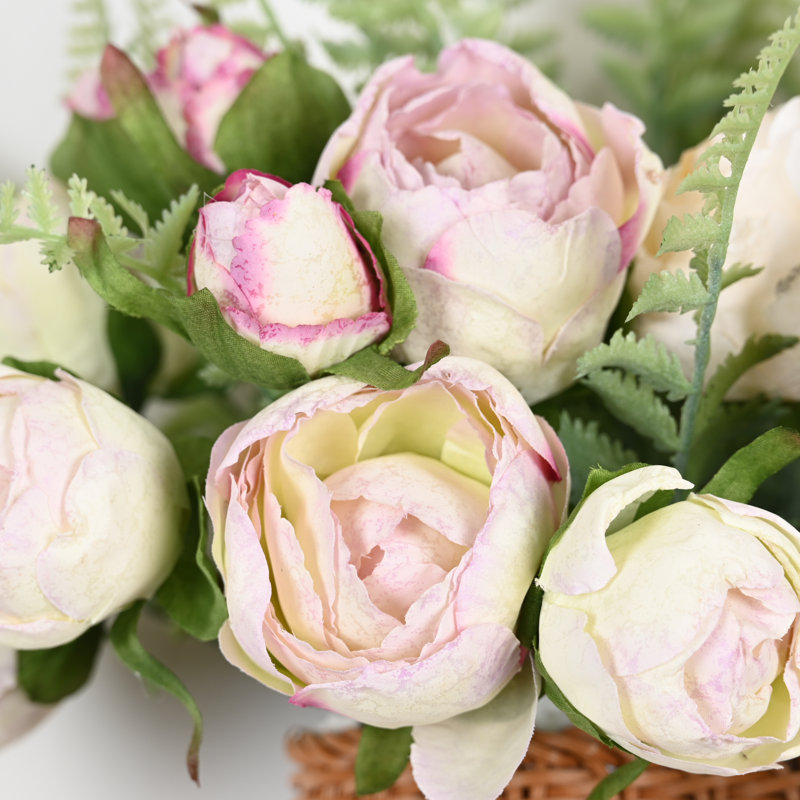 Arrangement floral de pivoines artificielles printemps avec panier pour porte d'entrée murale, Crème, crème
