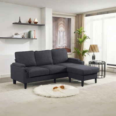 3 canapé gris foncé avec rangement. Lin revêtu, structure en bois. Port, porte-gobelets, sacs pour magazines et espace pour accoudoirs. Siège mi-doux. American Design. Canapé modulaire résistant pour chambre à coucher.