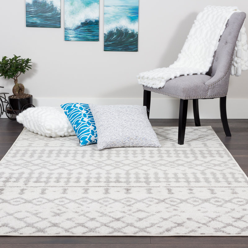 Tapis à motif géométrique blanc cassé / beige Gwyn, Rectangle 4 pi 4 po x 6 pi 2 po