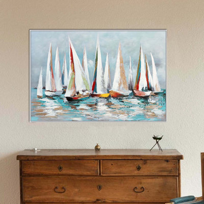 Peinture multicolore sur un bateau flottant