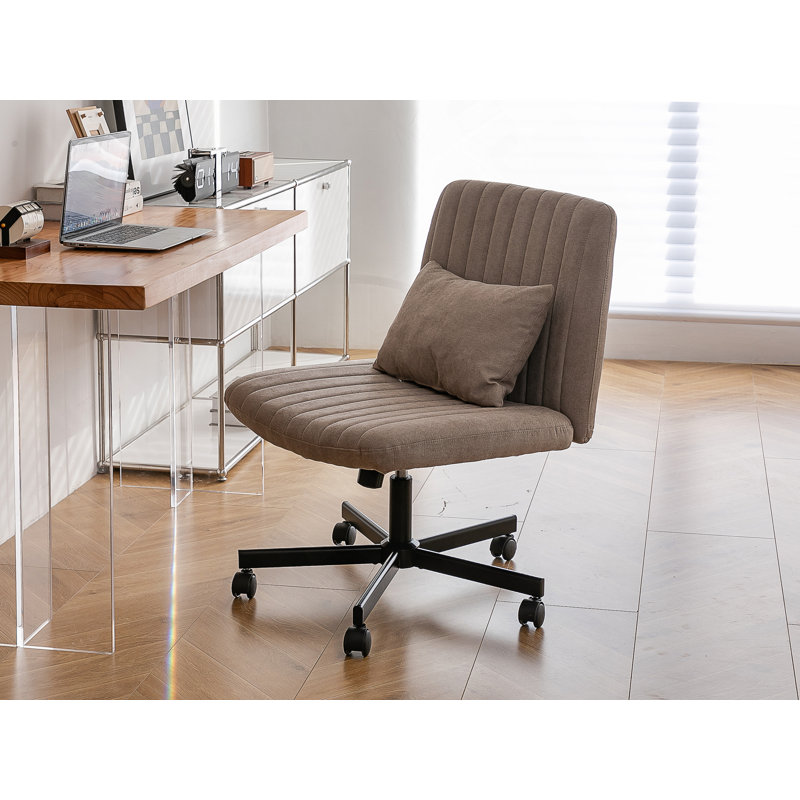 Chaise de bureau Criss Cross avec support ergonomique, hauteur réglable et pivotant à 360 ° pour les espaces de travail modernes.