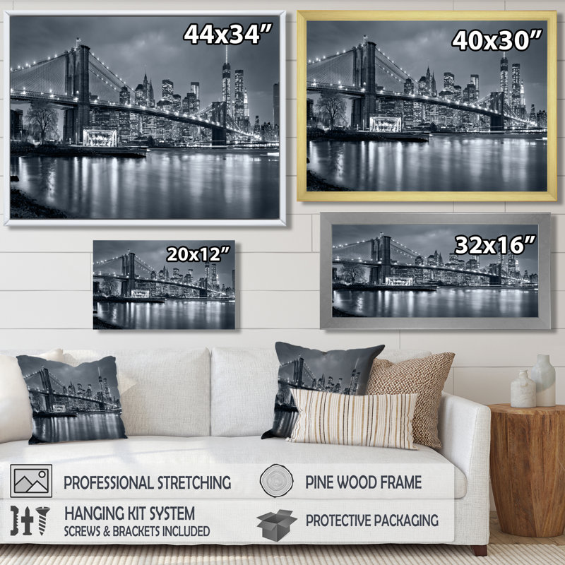 Panorama de la ville de New York la nuit, photographie sur métal, H 16 po x l 32 po, Reproduction avec cadre flottant, Maple
