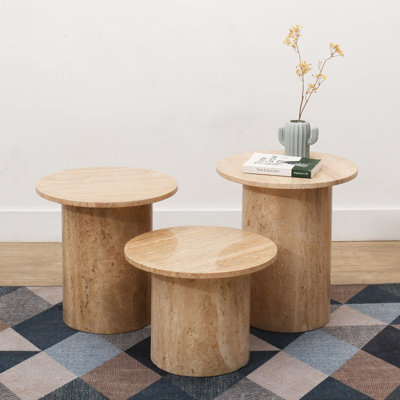 Ensemble de 3 tables basses beige en travertin
