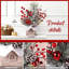 Petit sapin de Noël artificiel de table avec mini décorations de Noël avec ornements des fêtes, baies rouges, pomme de pin, verdure pour la maison, manteau de cheminée, décor de Noël