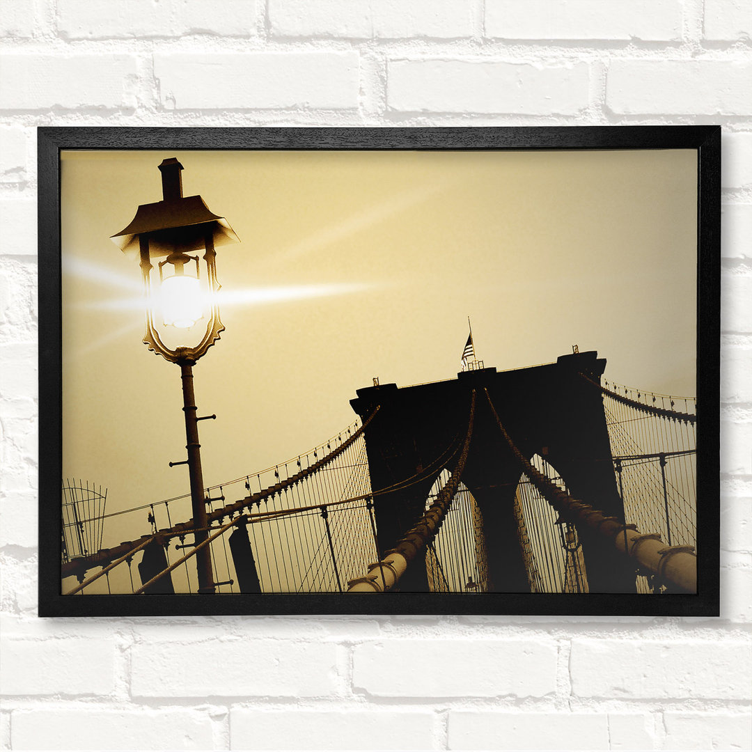 Brooklyn Bridge Street Light Retro - Closed Corner Frame Kunstdrucke auf Holz