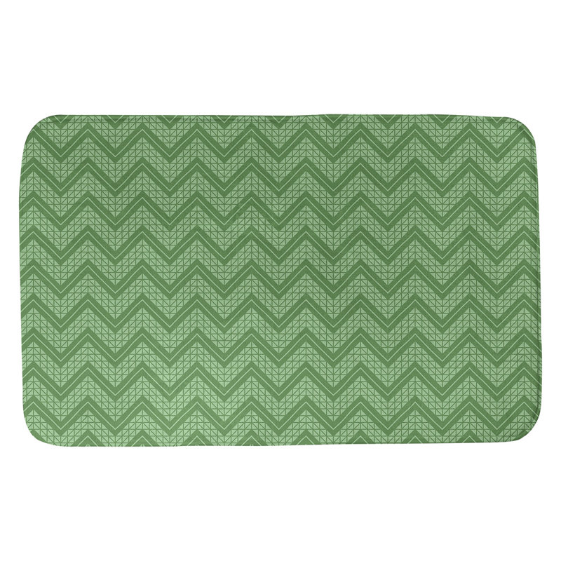 Tapis pour salle de bain à motif à chevrons à la main Stephenie, l 21 po x L 34 po, Vert pâle / vert