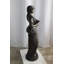 Statue en bronze Soichiro People Abstract Classic, élégante jeune fille tenant des fleurs 13 po x 14 po x H 39 po