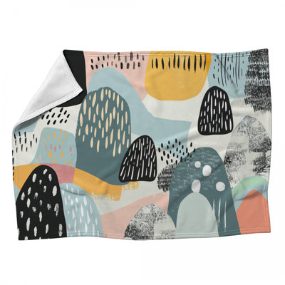 Jeté polaire Playful Mountains - Jetés artistiques pour canapés ou lits