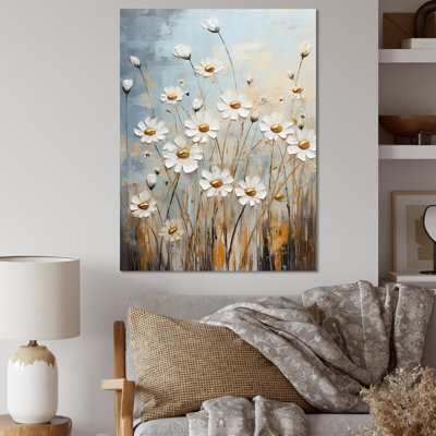 " White Daisy Blooming Elegance III "