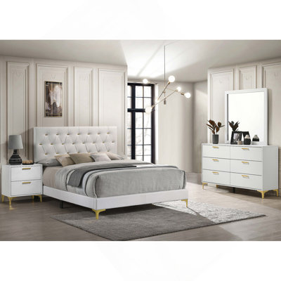 Ensemble de chambre avec grand lit blanc 4 pièces