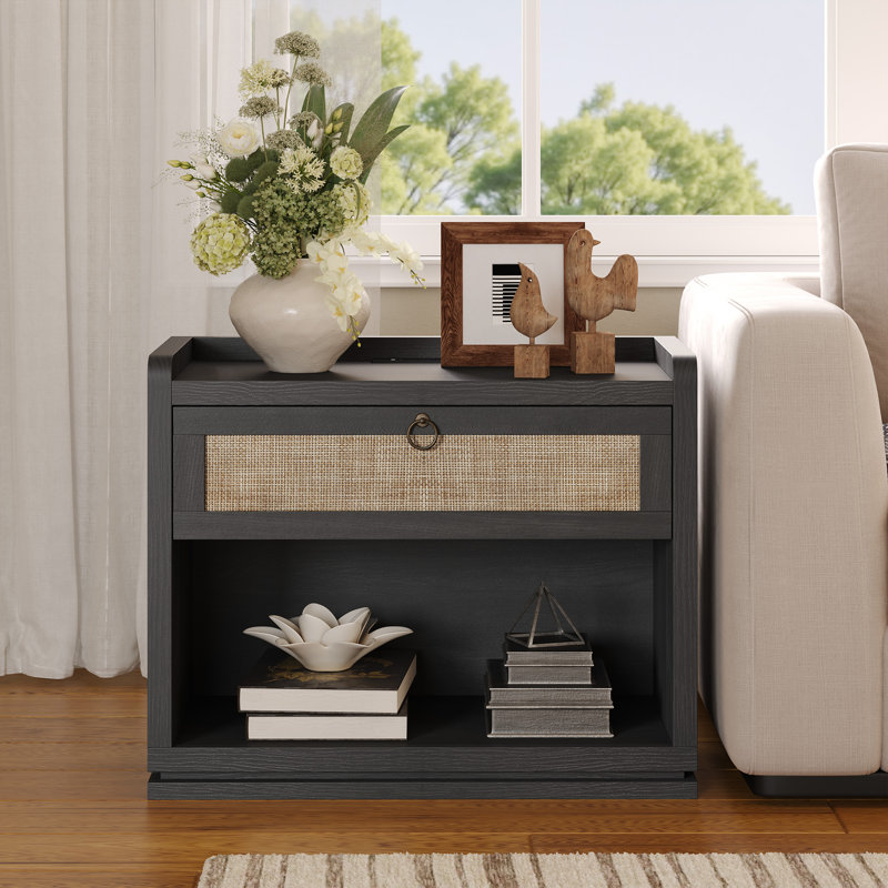 Table d'appoint de style ferme de 79 cm avec tiroir, table de chevet en rotin avec station de recharge pour salon et chambre, noire