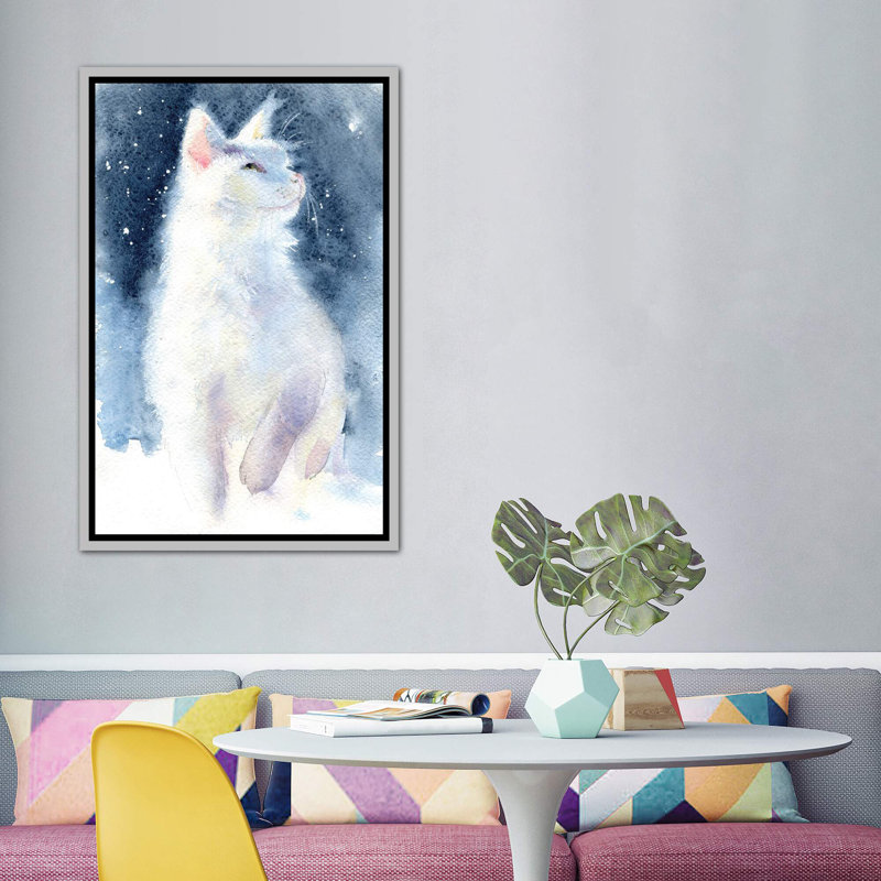 «White Kitten II» par Marina Ignatova - impression, H 60 po x l 40po x P 1,5 po, Toile avec cadre argenté, Pas de tapis