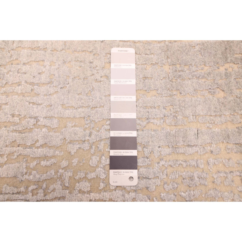 Tapis gris Legacy 2 pi 4 po x 10 pi 0 po