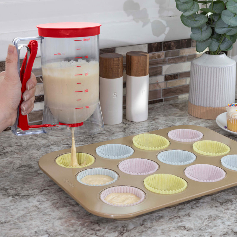 Distributeur de pâte à crêpes - Distributeur de pâte de 4 tasses avec poignée pour crêpes, gaufres, muffins et crêpes - Outils de cuisson (rouge)