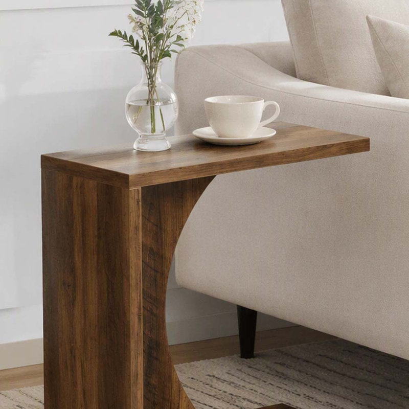 Table d'appoint en forme de C