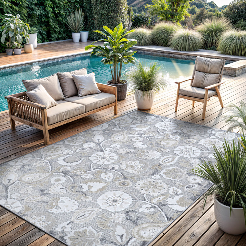 Floral Indoor / Outdoor Rug, Rectangle 5'3" x 7'