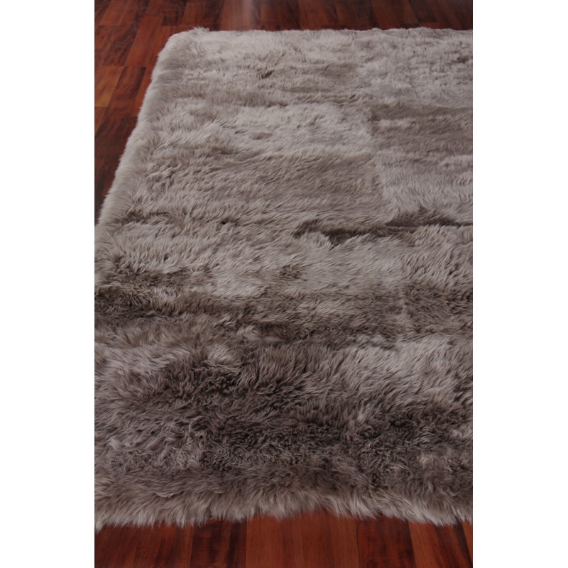 Sheepskin Area Rug in Mushroom, Rectangle 2' x 3'