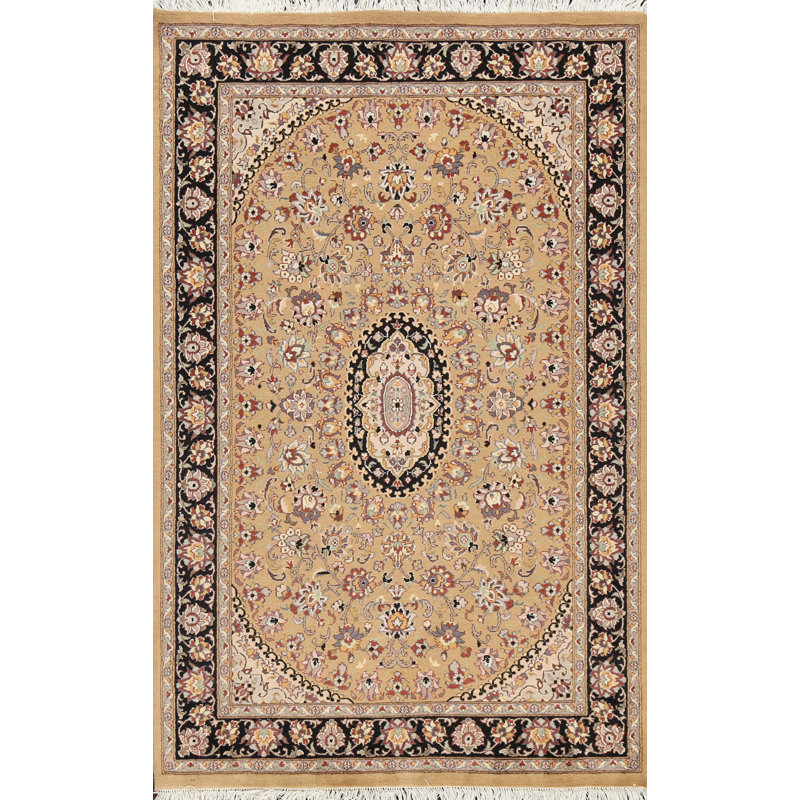 Tapis beige en laine et en soie noué à la main de conception unique 4 pi x 6 pi 3 po